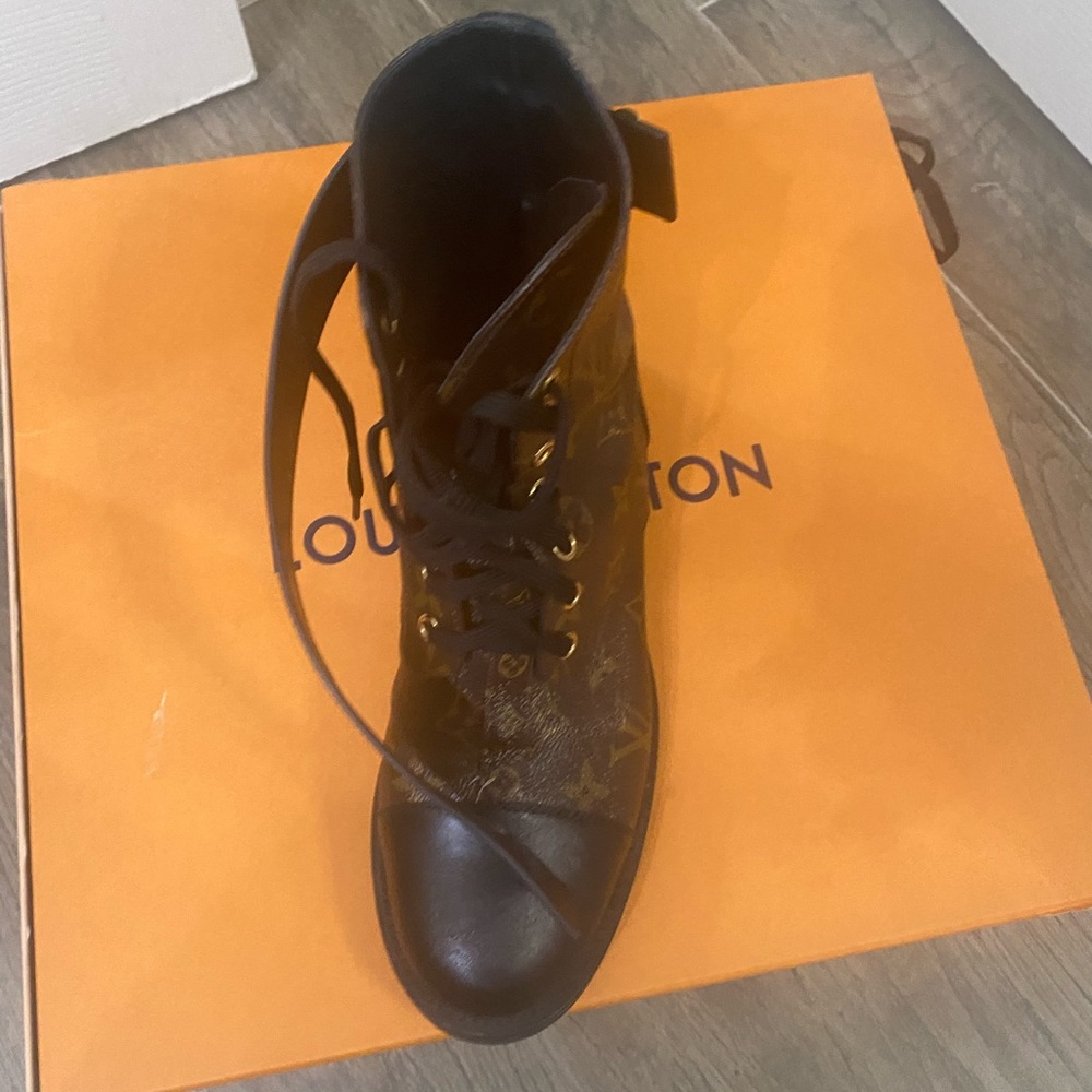Louis Vuitton boots size 8/12 - Picture 3 of 3